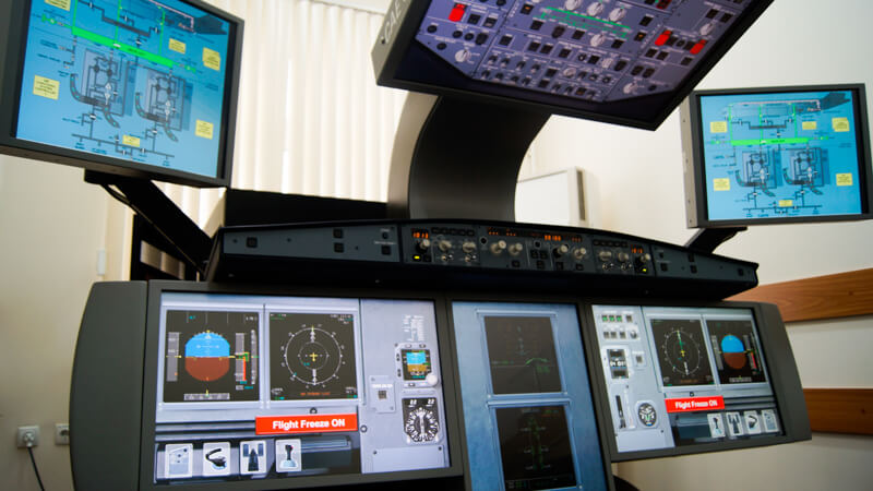 Airbus 320 samolyoti virtual mashg‘ulot simulyatori