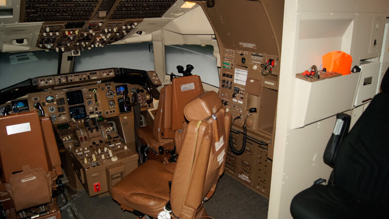 Интерьер Полнофункционального тренажёра самолёта Boeing 767-300